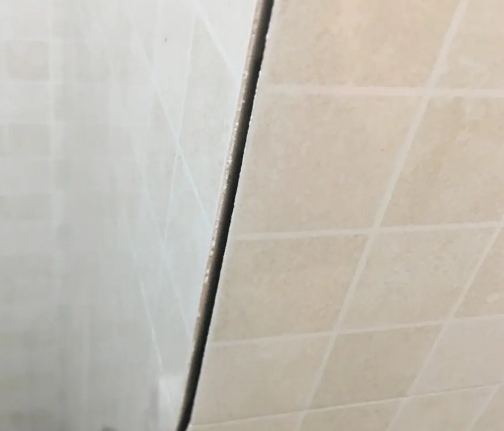 青州瓷砖空鼓维修公司分享阳台瓷砖脱落的修复过程可以分为以下几个步骤
